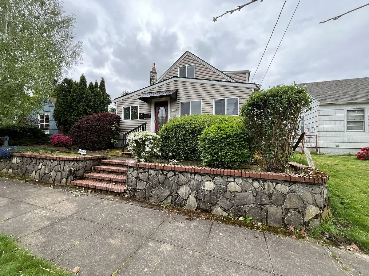 Building Photo - 6435 NE 26th Ave #A