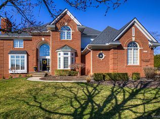 1797 Blue Grass Dr, Rochester Hills, MI 48306