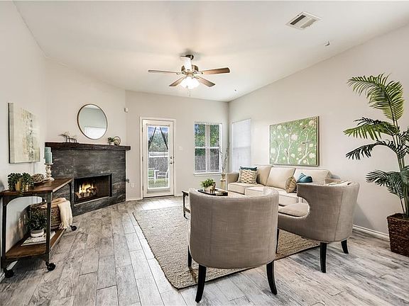 3rd image of 242 Amber Oak Dr