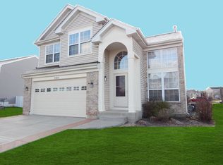 2800 E Bridleway Ct, Carpentersville, IL 60110