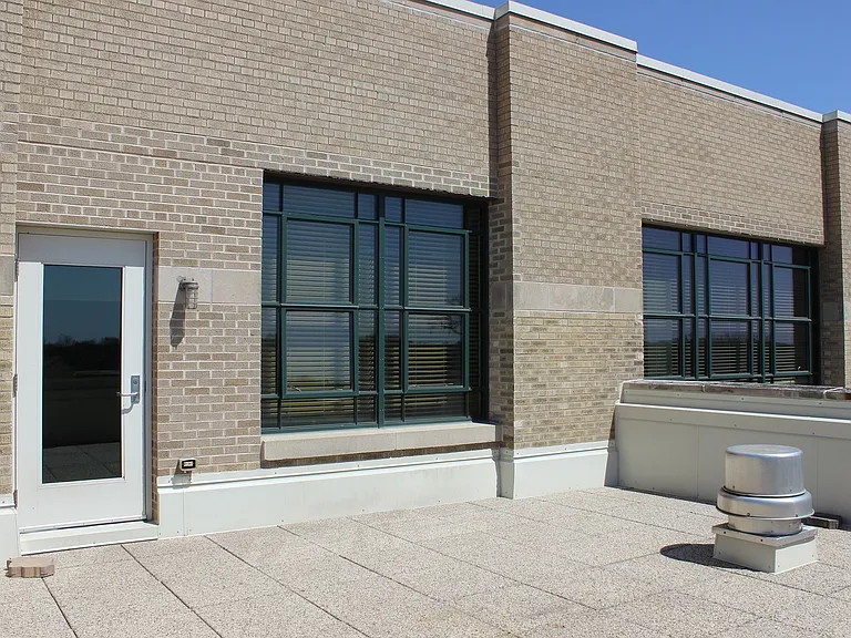 2929 Chicago Ave — Photo 5