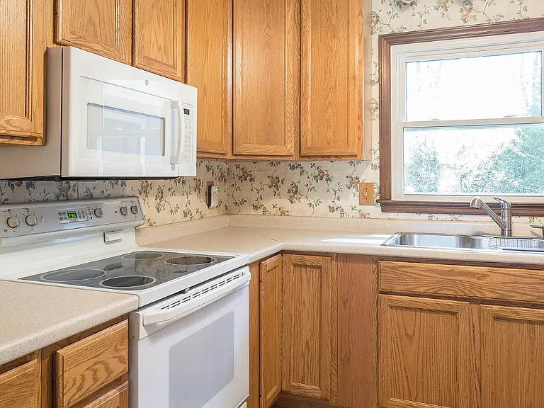 2016 Eagleton Cir — Photo 10