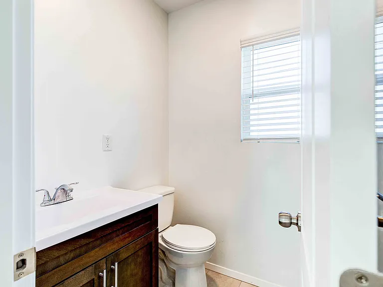 10108 Fernglen Ave #1 — Photo 15