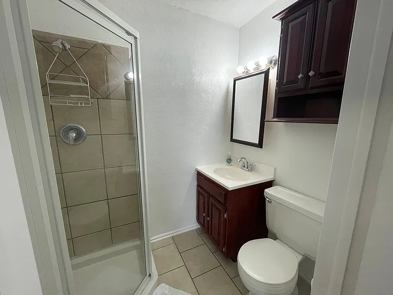 225 W Ctr — Photo 2