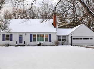 5860 Parkview Ln, Fairview Park, OH 44126