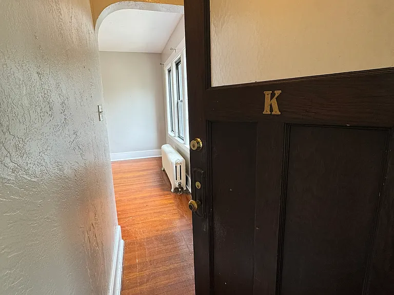 2816 Broadway Ave #K — Photo 2