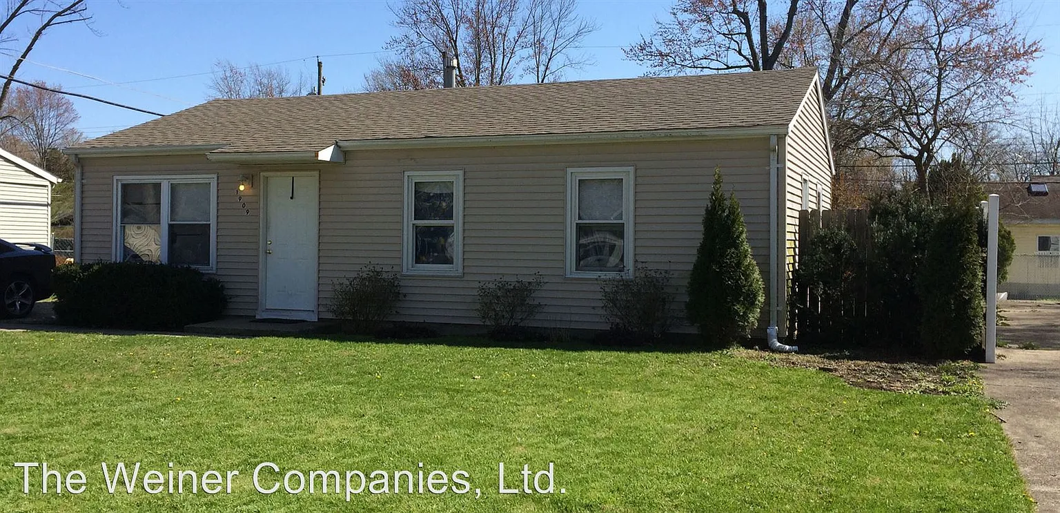 1909 Southwood Dr photo 1