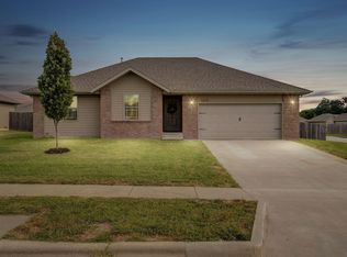 519 W Grace St, Republic, MO 65738