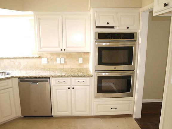 4th image of 3611 Millbridge Dr