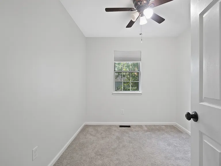 945 Captains Ct — Photo 20