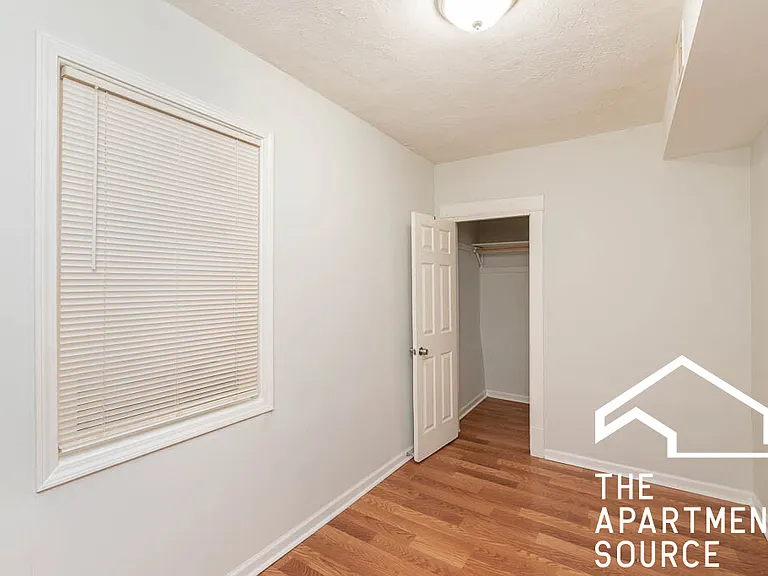 2026 N Kedvale Ave #G — Photo 11