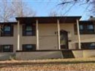 1053 W Spruce St, Junction City, KS 66441