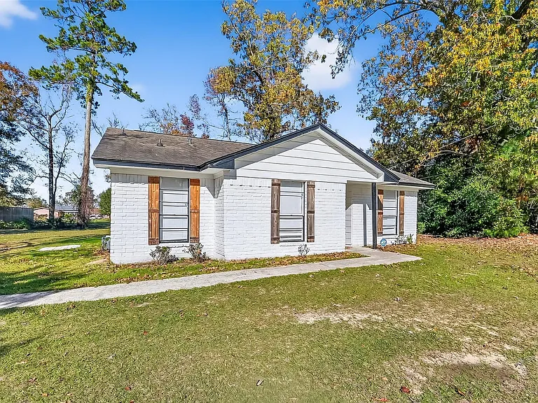 23567 Pine Forest Dr — Photo 2