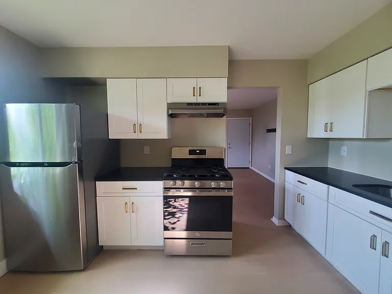 961 S Waverly St #961 — Photo 4
