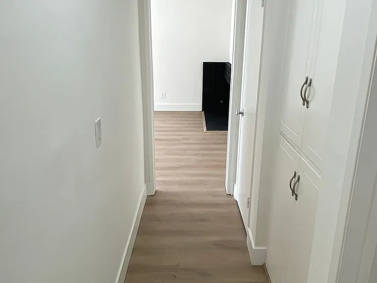 1407 Brockton Ave — Photo 15