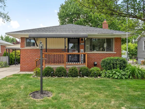 28101 Shock St, Saint Clair Shores, MI 48081