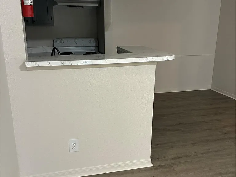 2121 Hepburn St #404 — Photo 7