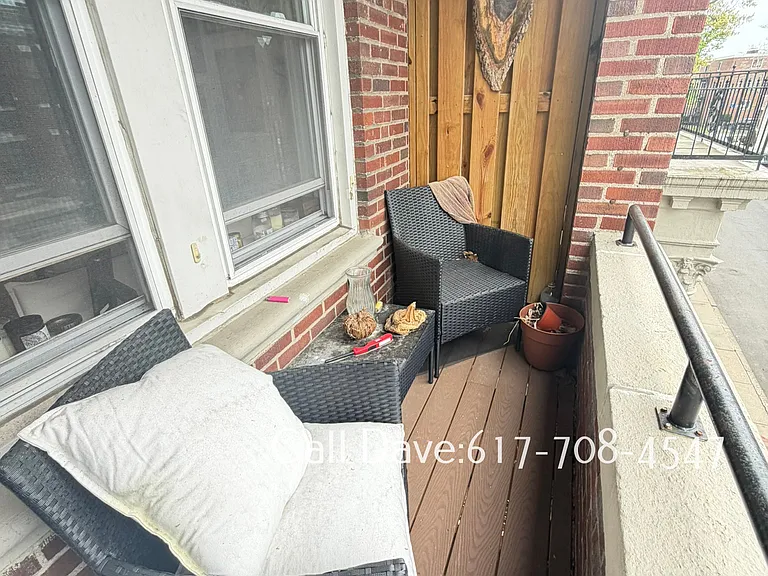 127 Sutherland Rd #D — Photo 6