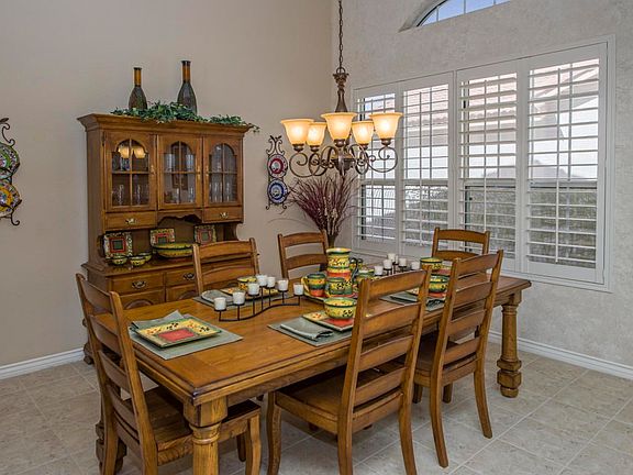005_Formal Dining