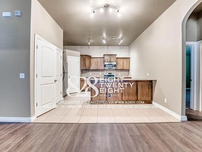1732 Classen Blvd — Photo 10