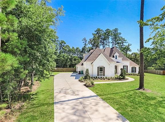 3rd image of 390 N Tallowwood Dr