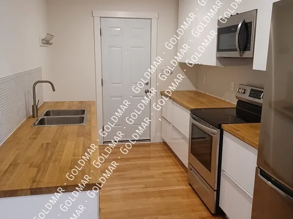 1562 Ontario St, Windsor, ON N9A 4H3