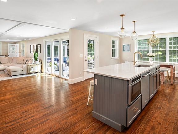 5th image of 122 Smith Dr