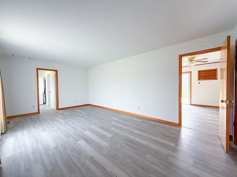 927 E Jefferson St — Photo 14