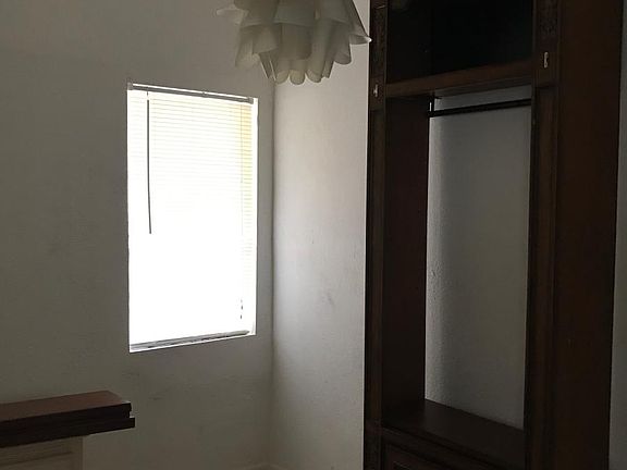 4th image of 6330 NE 5th Ave
