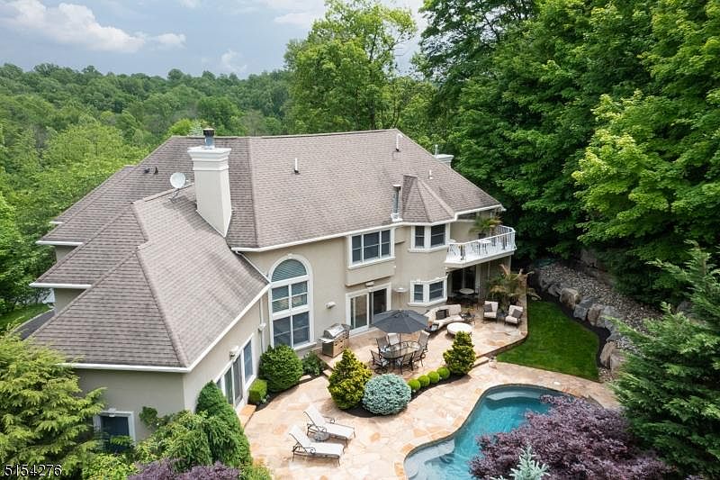 1st image of 3 Sherwood Ct