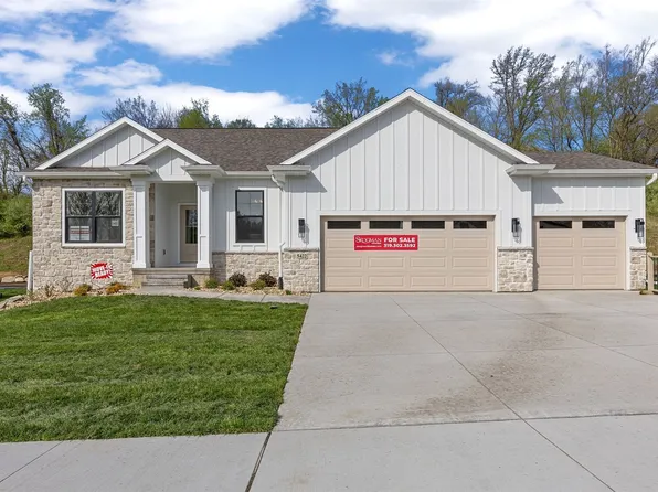 5422 Seminole Valley Trl NE, Cedar Rapids, IA 52411