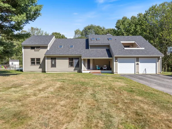 67 Field Road, Falmouth, ME 04105