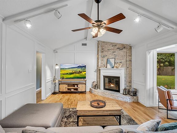 5th image of 22502 Fields Ln