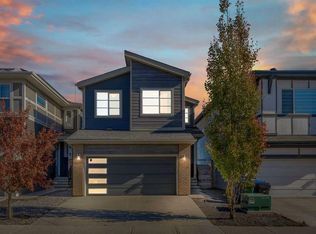 34 W Sage Bluff Hts NW, Calgary, AB T3R1T3