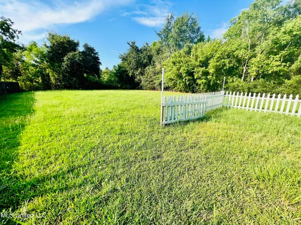 307 Favre St, Waveland, MS 39576