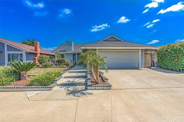 Beautiful single story, cul-de-sac location.