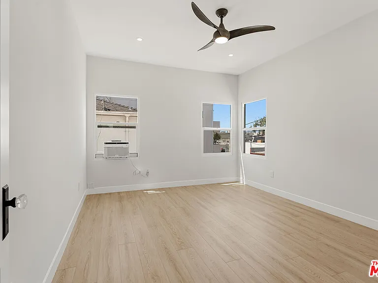 833 1/4 N Alfred St — Photo 13