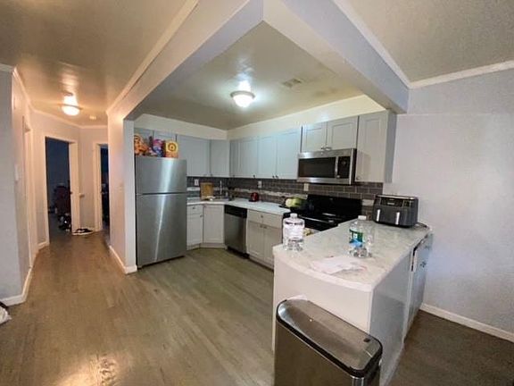 4th image of 254 Saratoga Ave