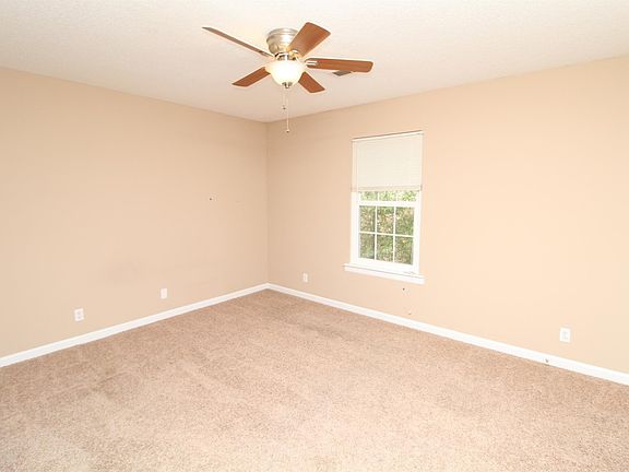 4th image of 2446 Caroline Dr APT D
