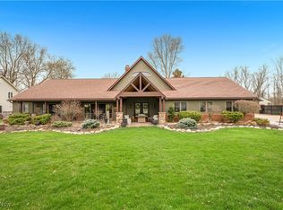 537 Lee Lore Dr, Chippewa Lake, OH 44215