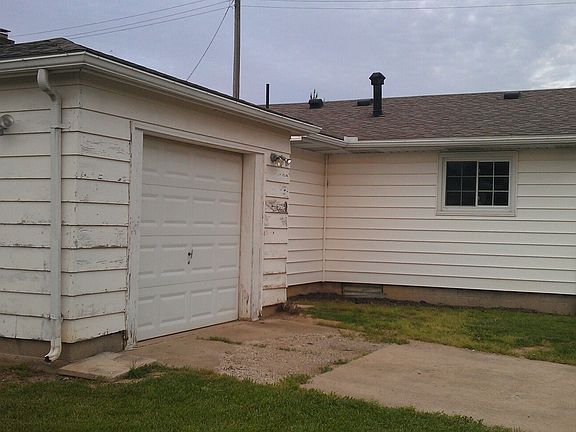 One car garage, newer garage door