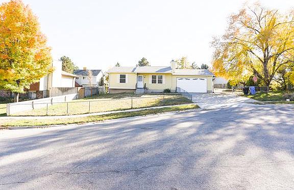 2nd image of 5795 W Corentine Cir