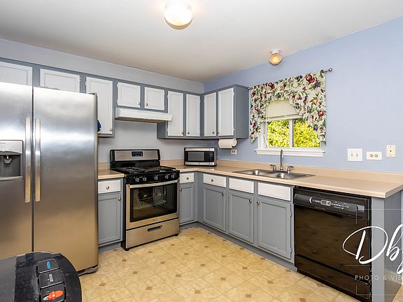 3rd image of 2282 N Blue Grass Ct