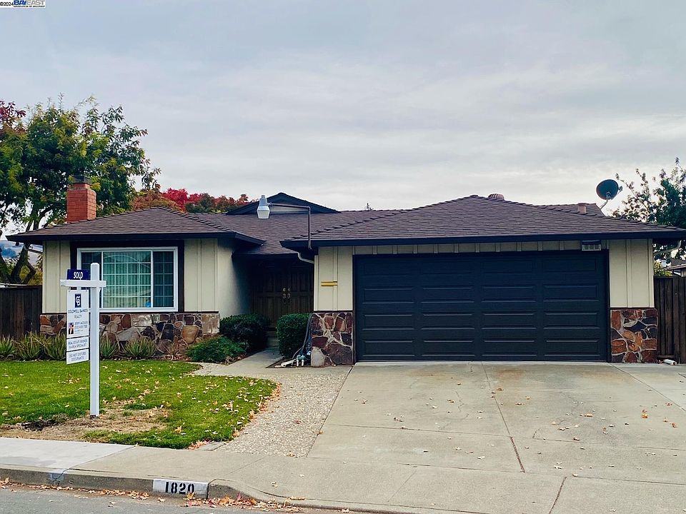 1st image of 1820 Sherman Dr