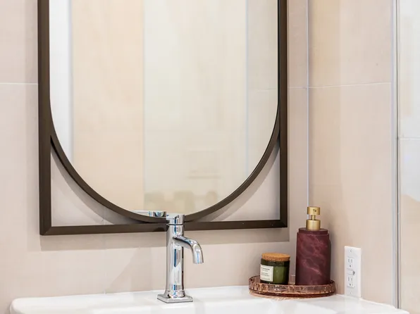 240 Willoughby Street image 23 of 30