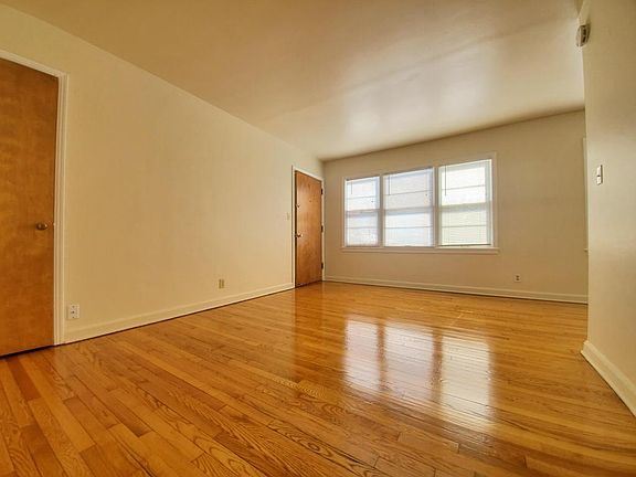 3rd image of 3822 W Oklahoma Ave APT 3