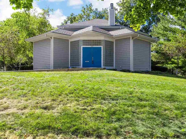 825 17th St SE, Cedar Rapids, IA 52403