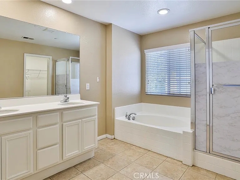 1765 Yvonne Ct — Photo 25