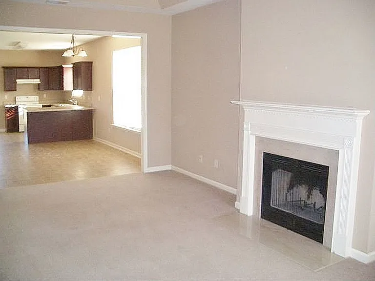 2108 Spaulding Pl — Photo 2