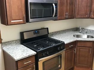 858 W Oakdale Ave #1, Chicago, IL 60657